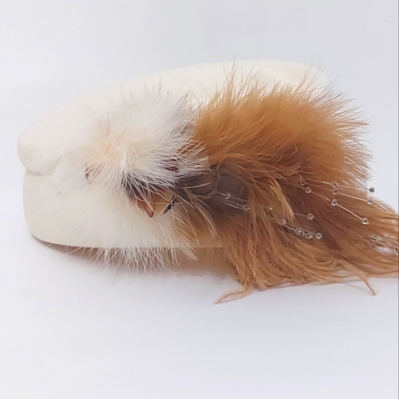 Chapelier Artistique Montreal White Felt Feathered Hat - Picture 6 of 9